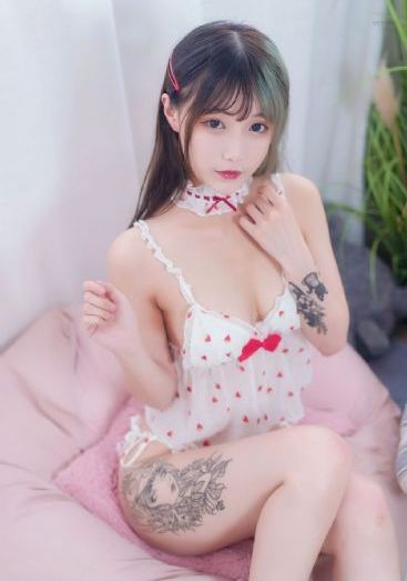 欧美潮男头街拍_4K超清免费观看